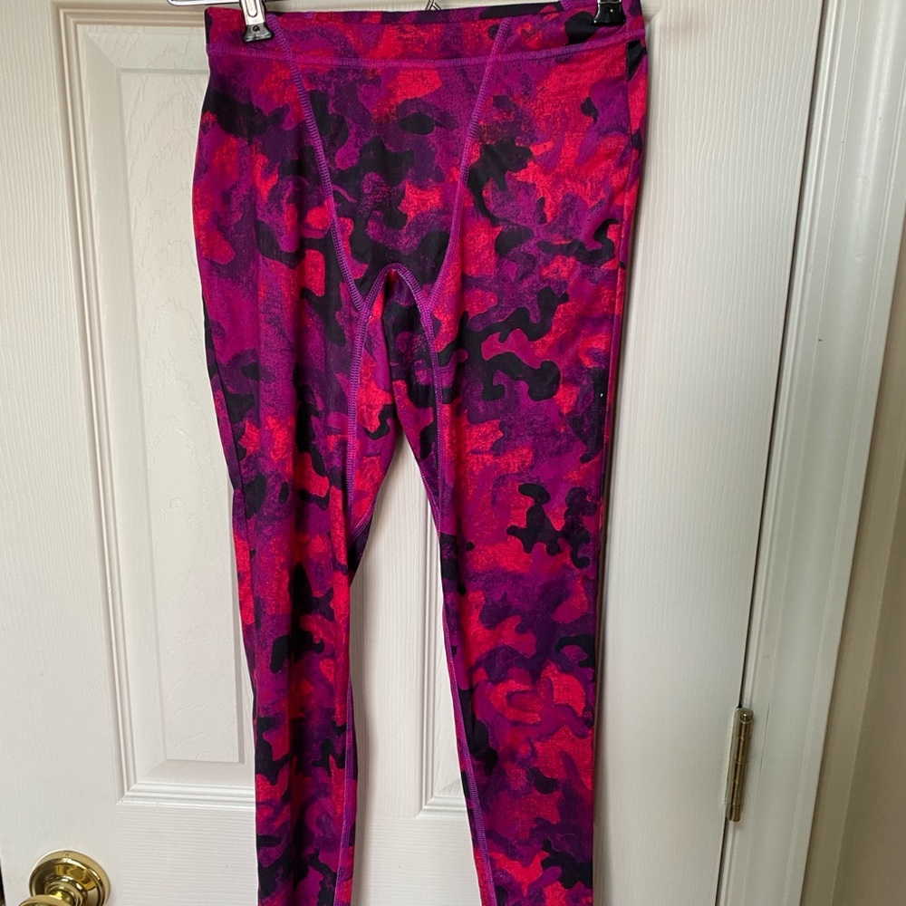 Columbia Omni Heat Girls base layer pants. Size small, 8